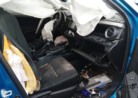 2018 Toyota Rav4 Le z USA, uszkodzony, nr VIN JTMZFREV2JJ747058